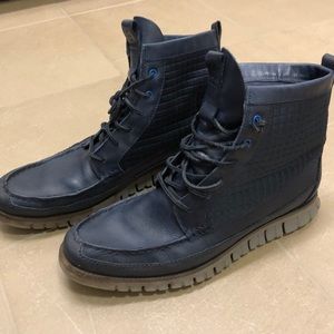 ***SALE***Waterproof rain boots. Very lightweight.